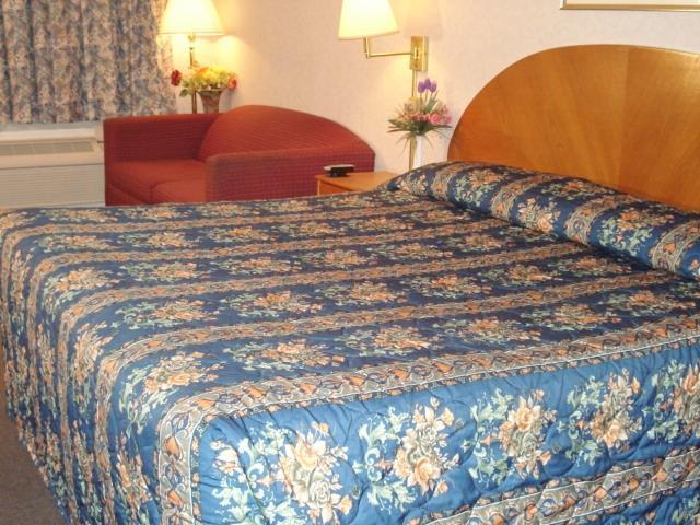 Loyalty Inn Hawkinsville Room photo